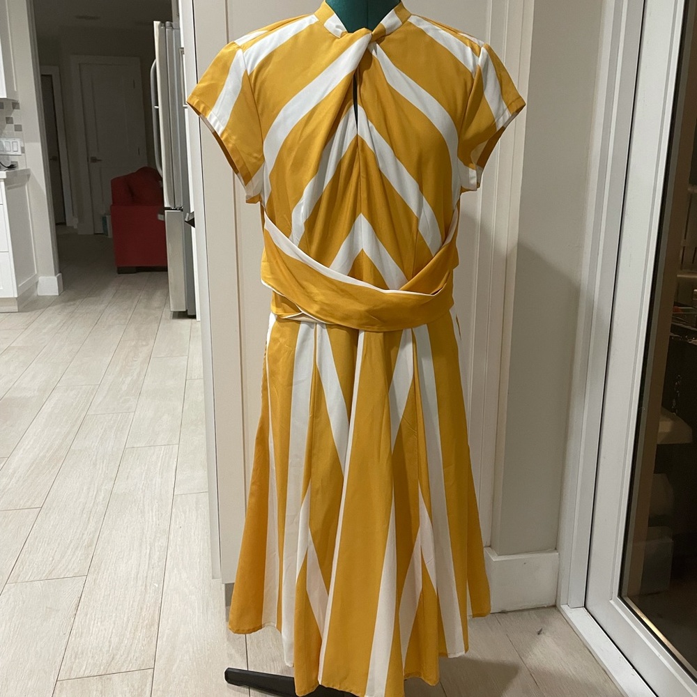 Classic Dress. Retro mod style.